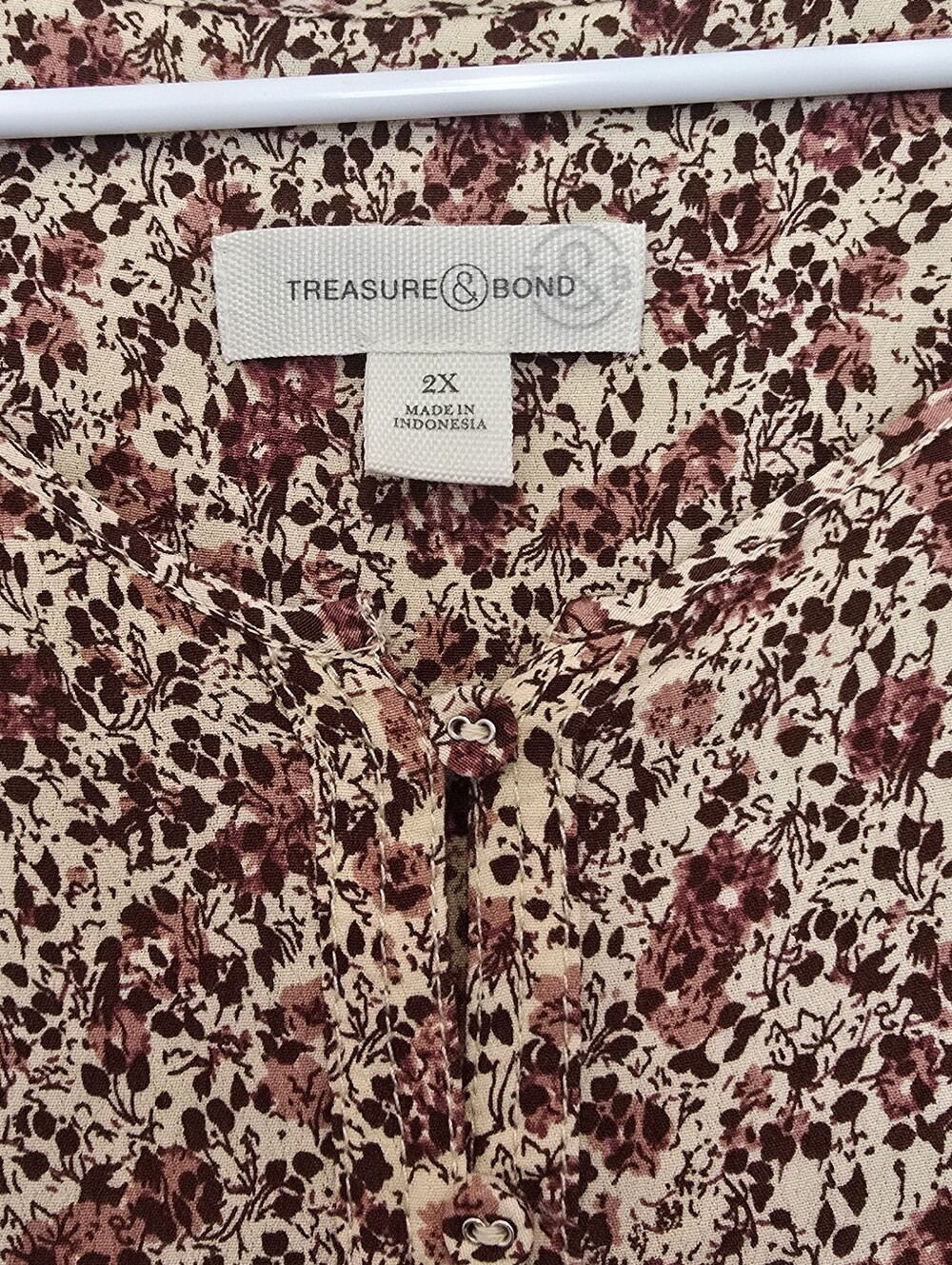 Treasure & Bond Woven Ditsy Floral Maxi Dress in Cream and Red Cottagecore - Picture 7 of 14